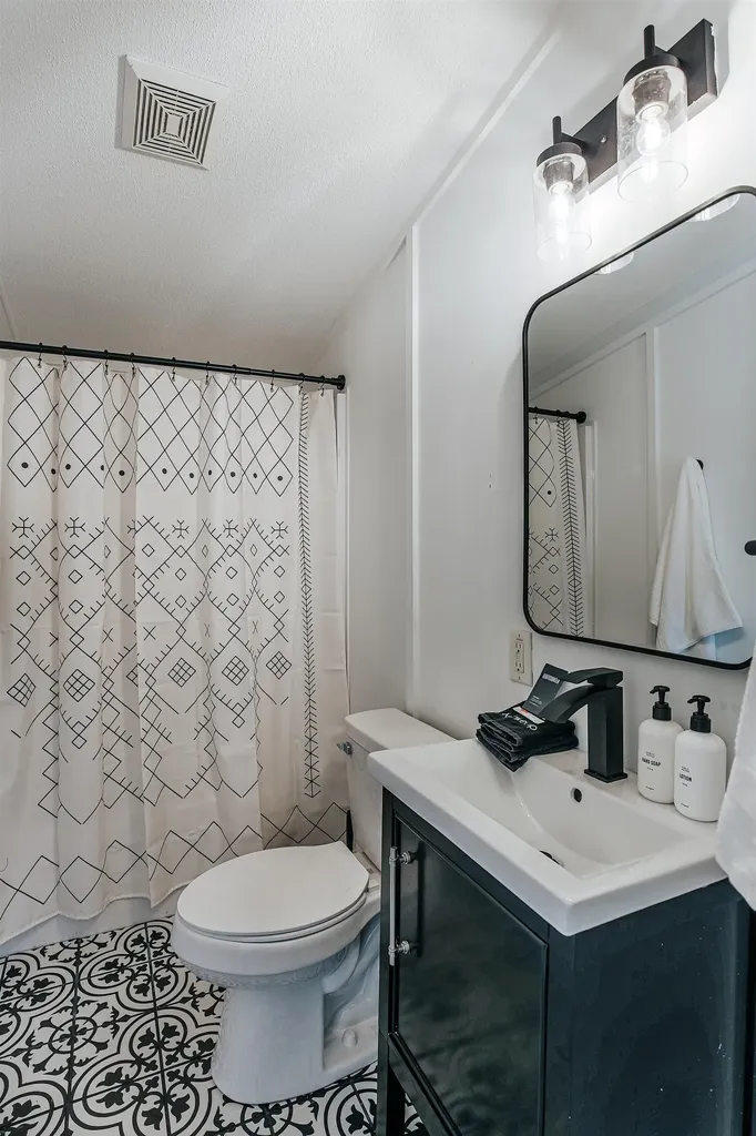 7825 Rockfish Valley Highway Afton VA 22920