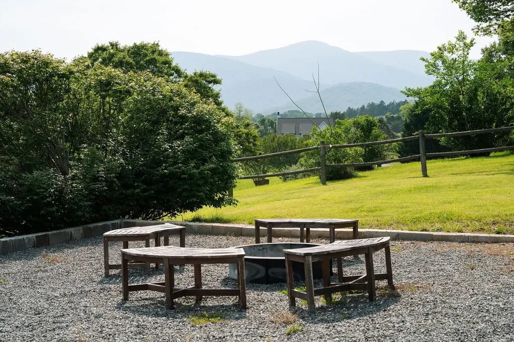 7825 Rockfish Valley Highway Afton VA 22920