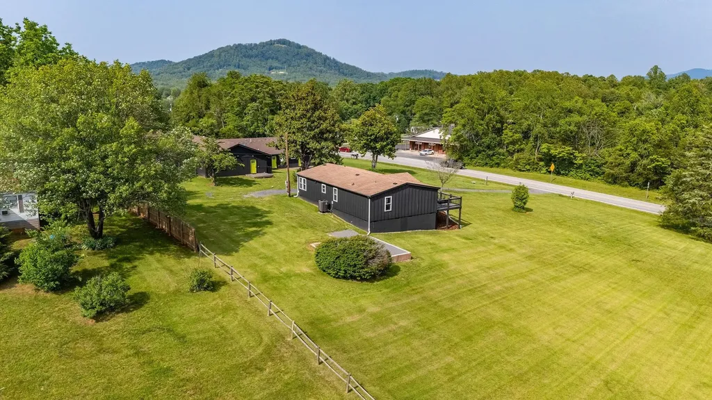 7825 Rockfish Valley Highway Afton VA 22920