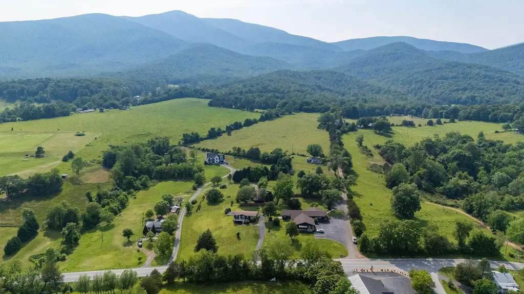 7825 Rockfish Valley Highway Afton VA 22920