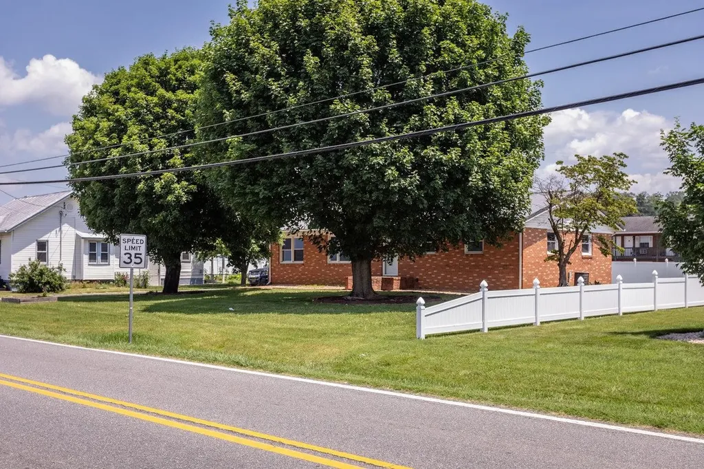 508 Stuart Avenue N Elkton VA 22827