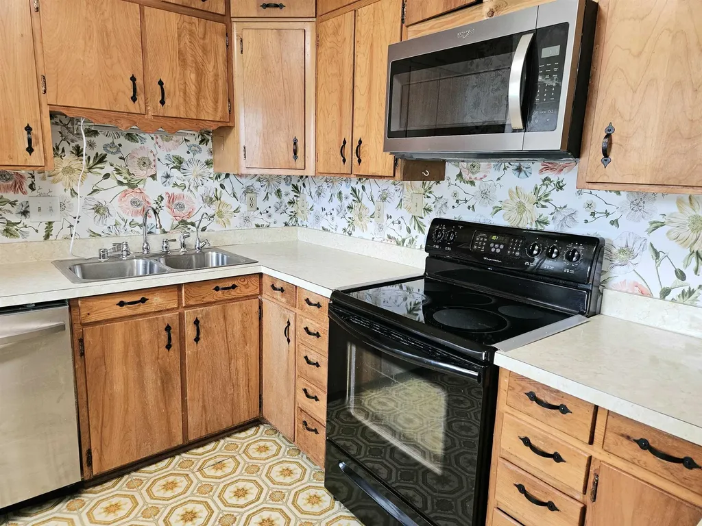 508 Stuart Avenue N Elkton VA 22827