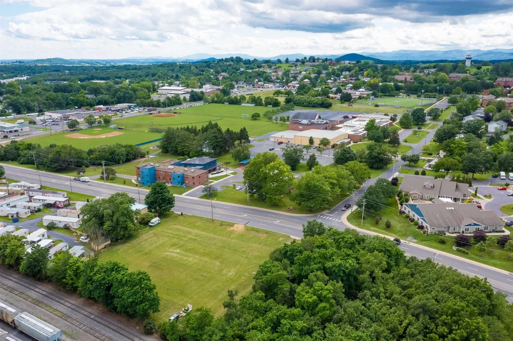 1294 Virginia Avenue Harrisonburg VA 22801
