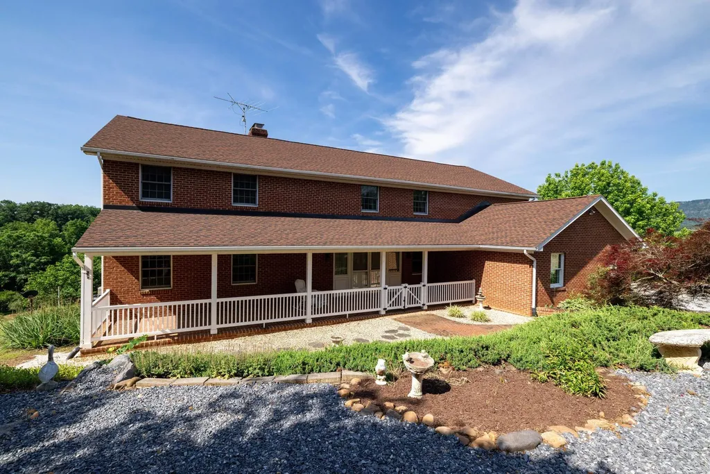 360 Lazy River East Road Luray VA 22835