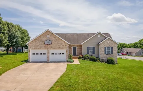 390 Stoneleigh Drive Harrisonburg VA 22801