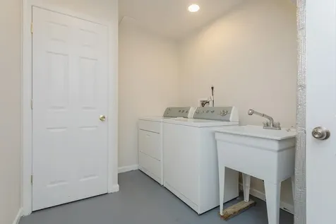390 Stoneleigh Drive Harrisonburg VA 22801