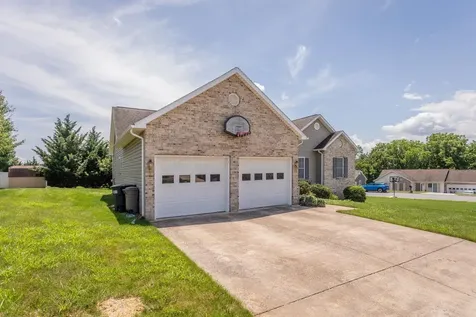 390 Stoneleigh Drive Harrisonburg VA 22801