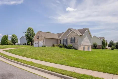390 Stoneleigh Drive Harrisonburg VA 22801