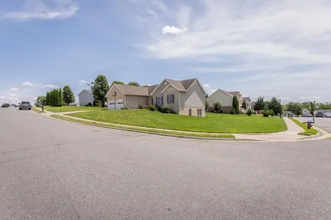 390 Stoneleigh Drive Harrisonburg VA 22801