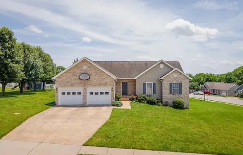 390 Stoneleigh Drive Harrisonburg VA 22801
