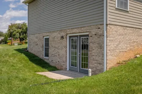 390 Stoneleigh Drive Harrisonburg VA 22801