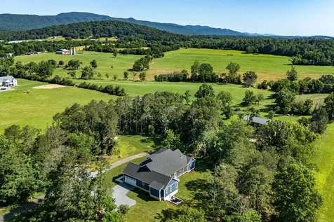 1045 Dave Berry Road Mcgaheysville VA 22840