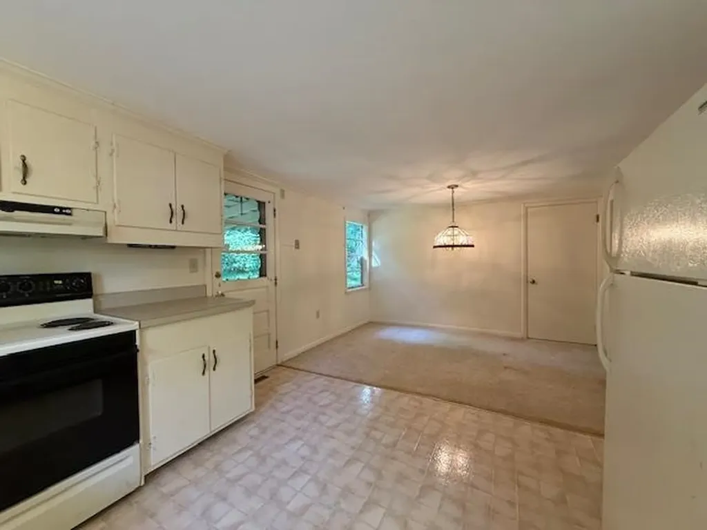 1921 Lakeshore Drive S Louisa VA 23093