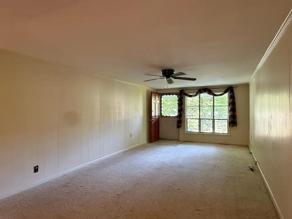 1921 Lakeshore Drive S Louisa VA 23093