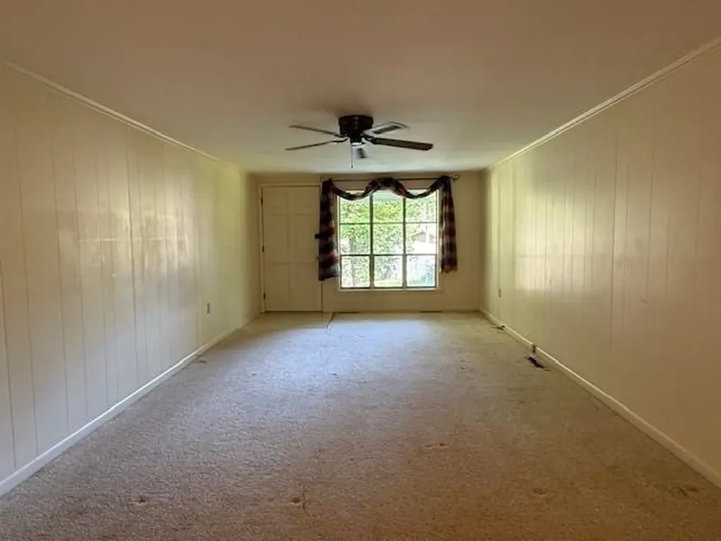 1921 Lakeshore Drive S Louisa VA 23093