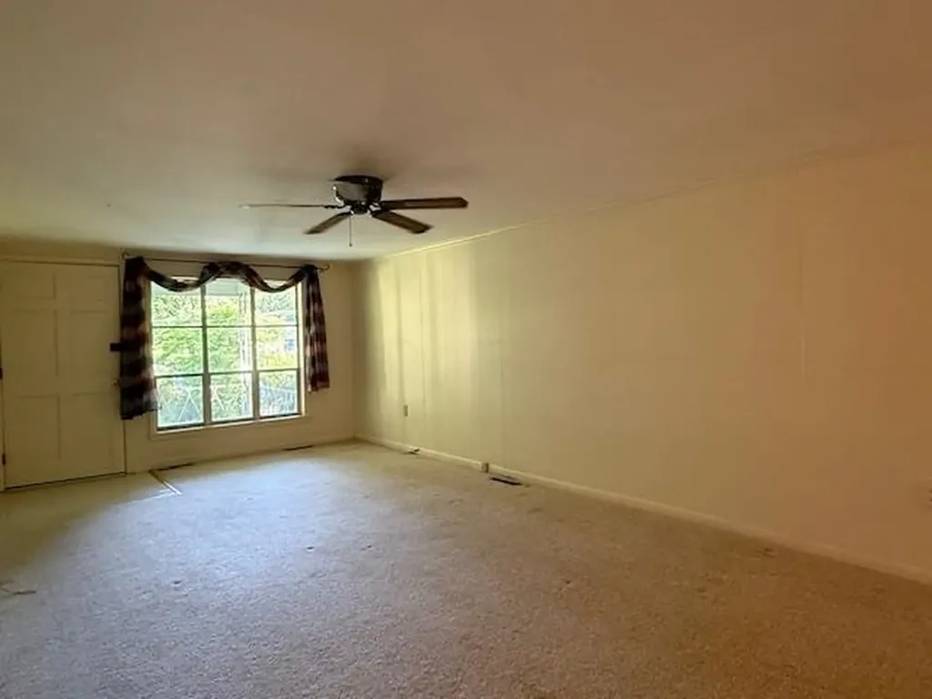 1921 Lakeshore Drive S Louisa VA 23093