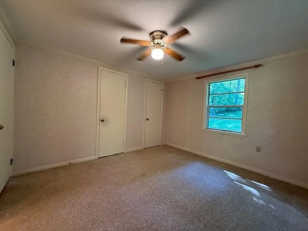 1921 Lakeshore Drive S Louisa VA 23093