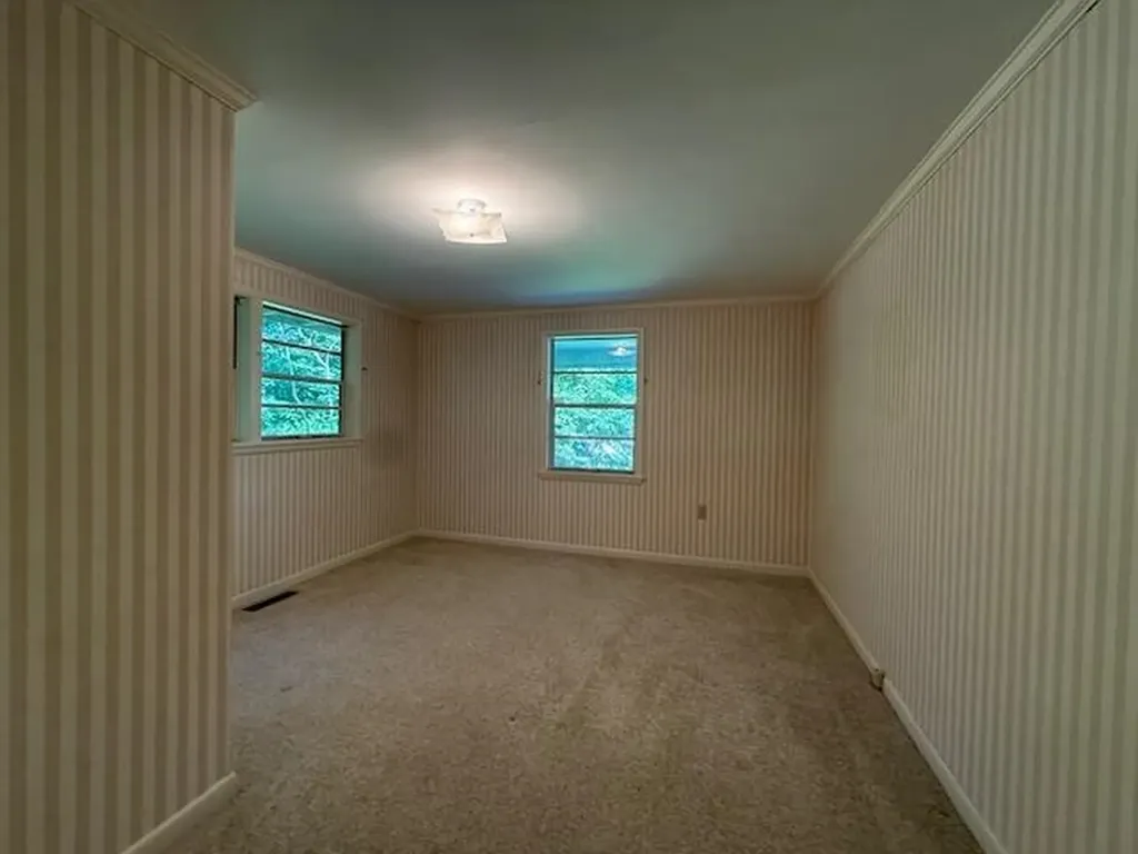 1921 Lakeshore Drive S Louisa VA 23093