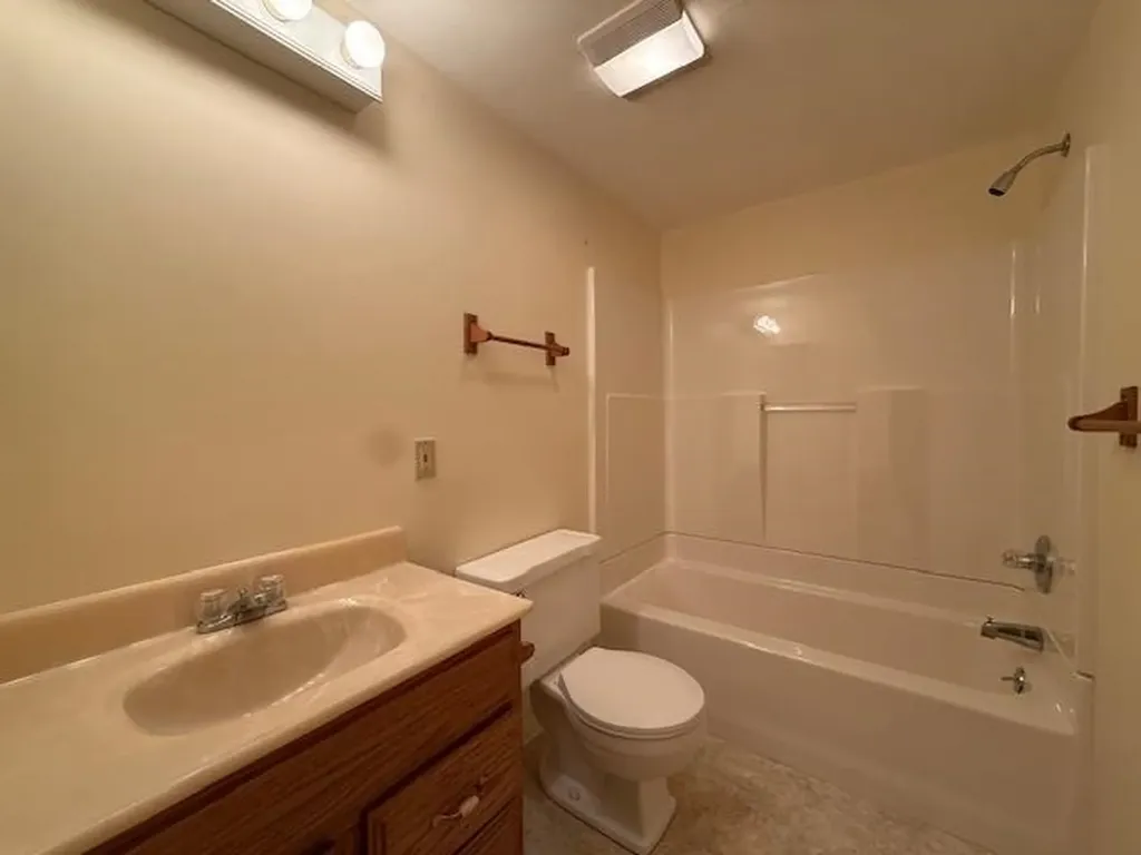 1921 Lakeshore Drive S Louisa VA 23093