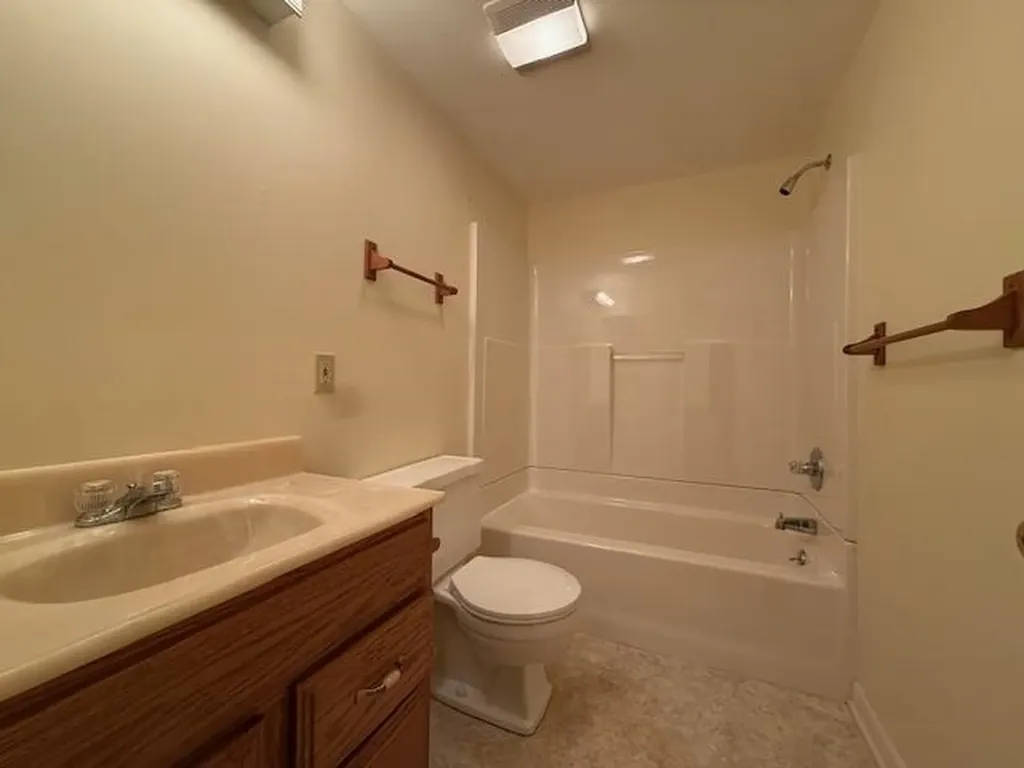 1921 Lakeshore Drive S Louisa VA 23093