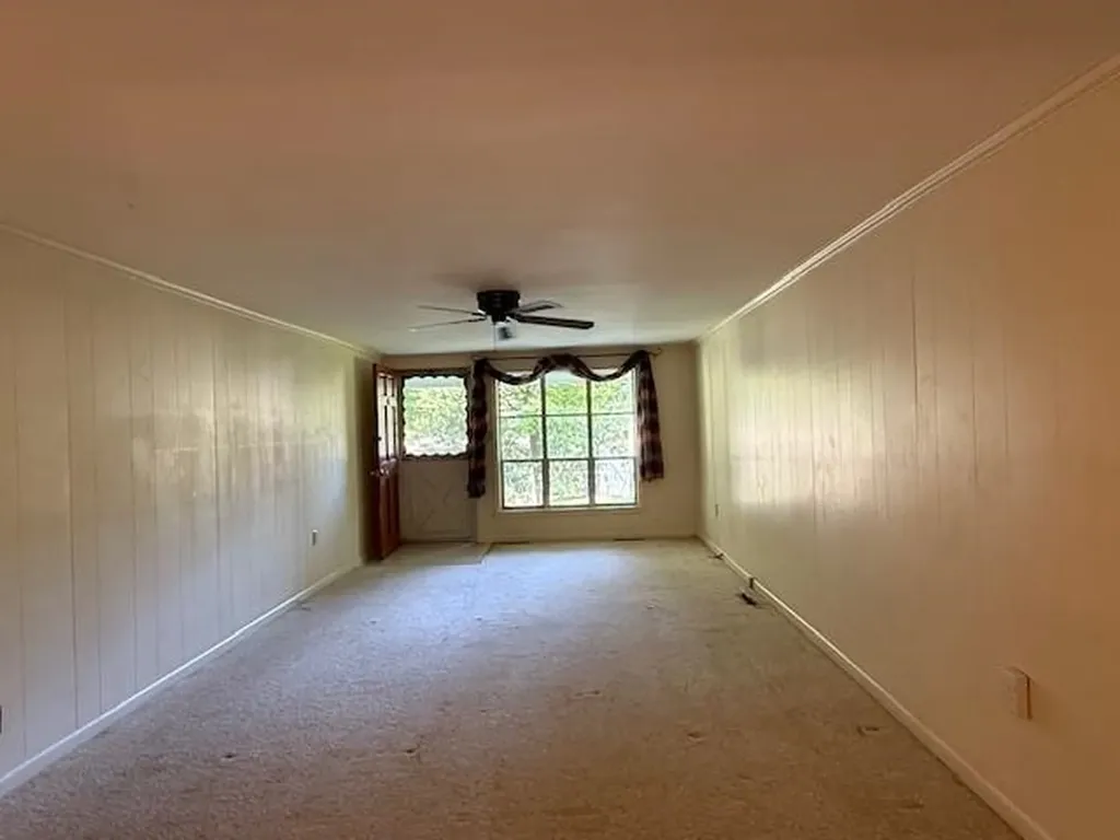 1921 Lakeshore Drive S Louisa VA 23093