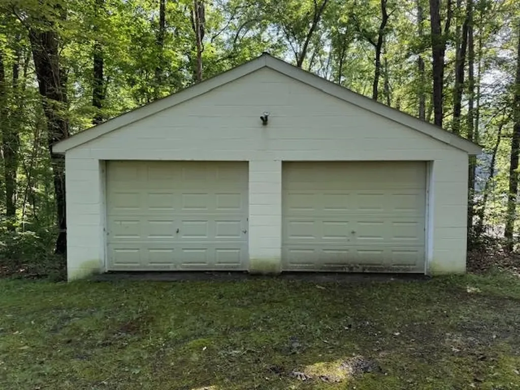 1921 Lakeshore Drive S Louisa VA 23093