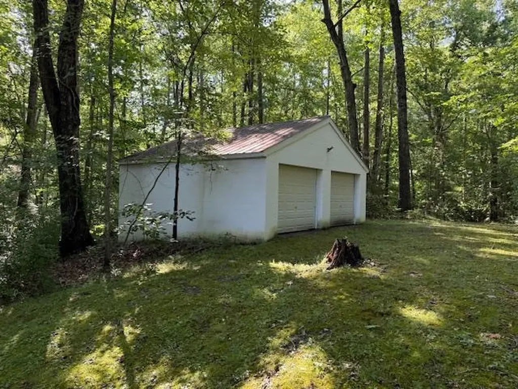 1921 Lakeshore Drive S Louisa VA 23093