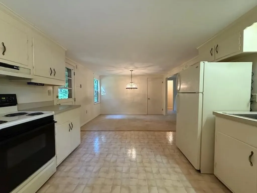 1921 Lakeshore Drive S Louisa VA 23093