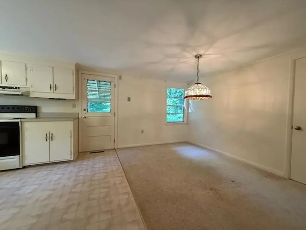 1921 Lakeshore Drive S Louisa VA 23093