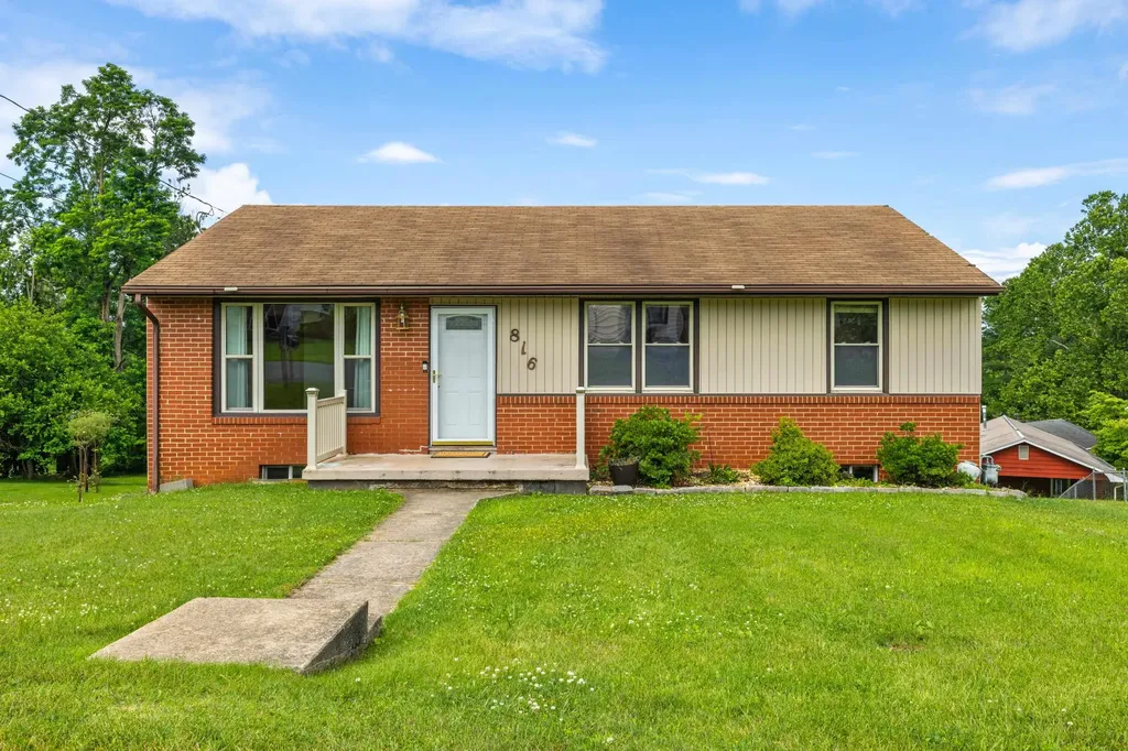 816 Rutherford Street Staunton VA 24401