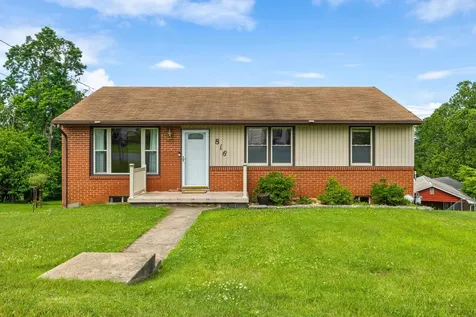 816 Rutherford Street Staunton VA 24401