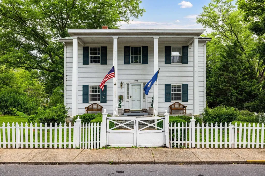 104 College Street W Bridgewater VA 22812