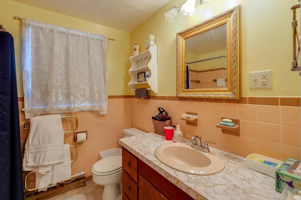 104 College Street W Bridgewater VA 22812