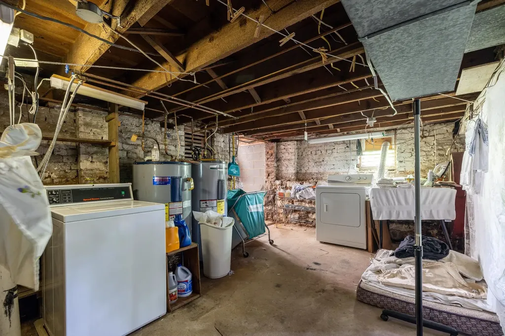 104 College Street W Bridgewater VA 22812