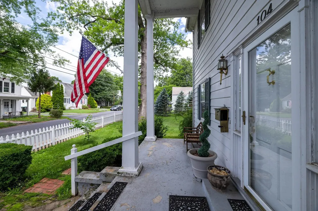 104 College Street W Bridgewater VA 22812