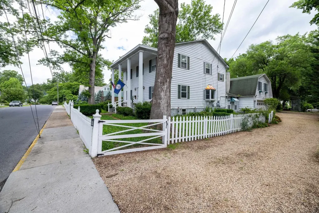 104 College Street W Bridgewater VA 22812