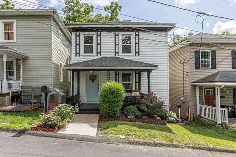 215 Richardson Street Staunton VA 24401