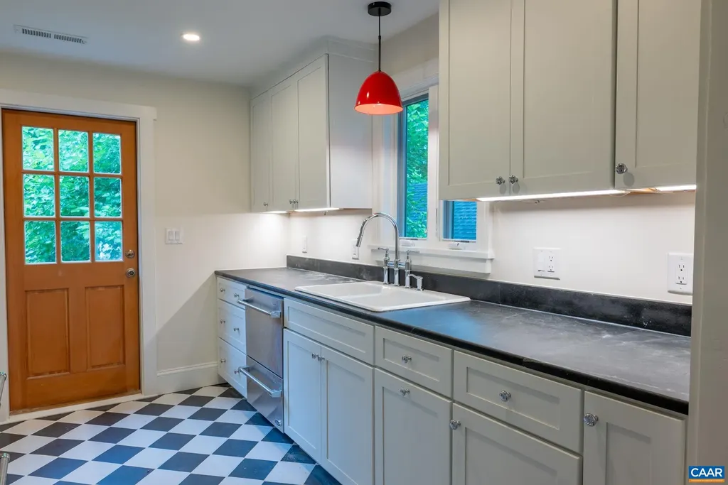 306 13th Street NE Charlottesville VA 22902