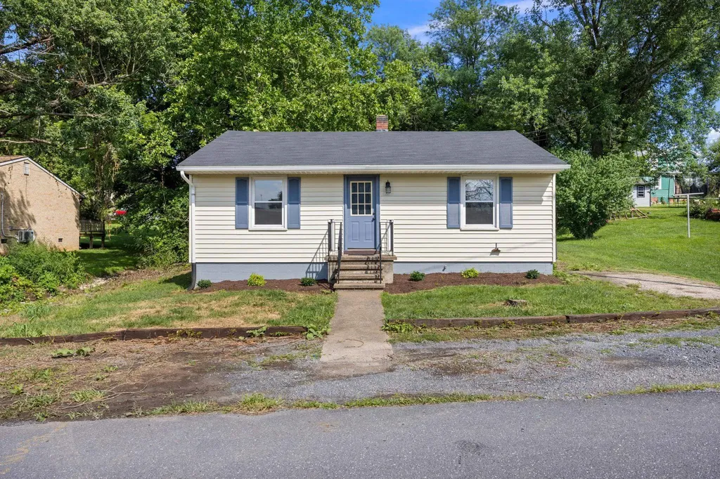 111 Church Street Broadway VA 22815