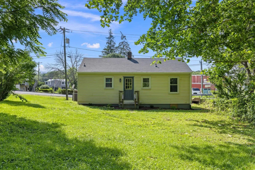 111 Church Street Broadway VA 22815