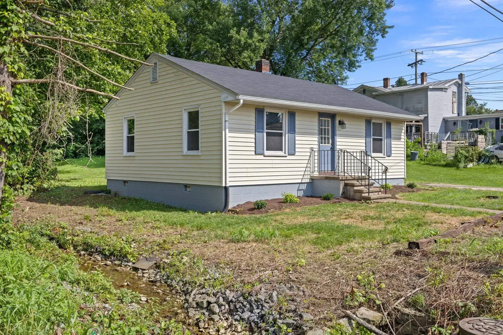 111 Church Street Broadway VA 22815