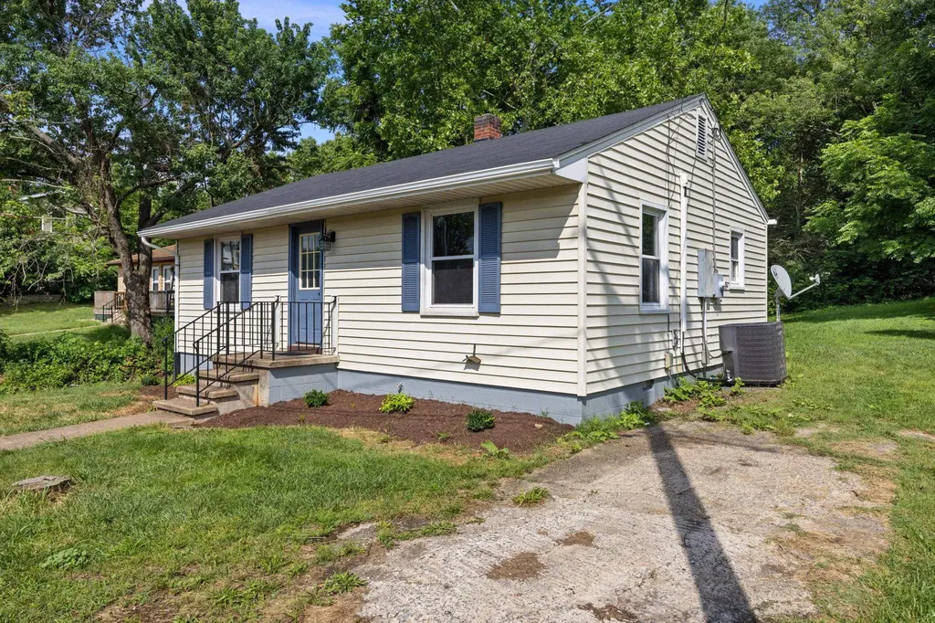 111 Church Street Broadway VA 22815