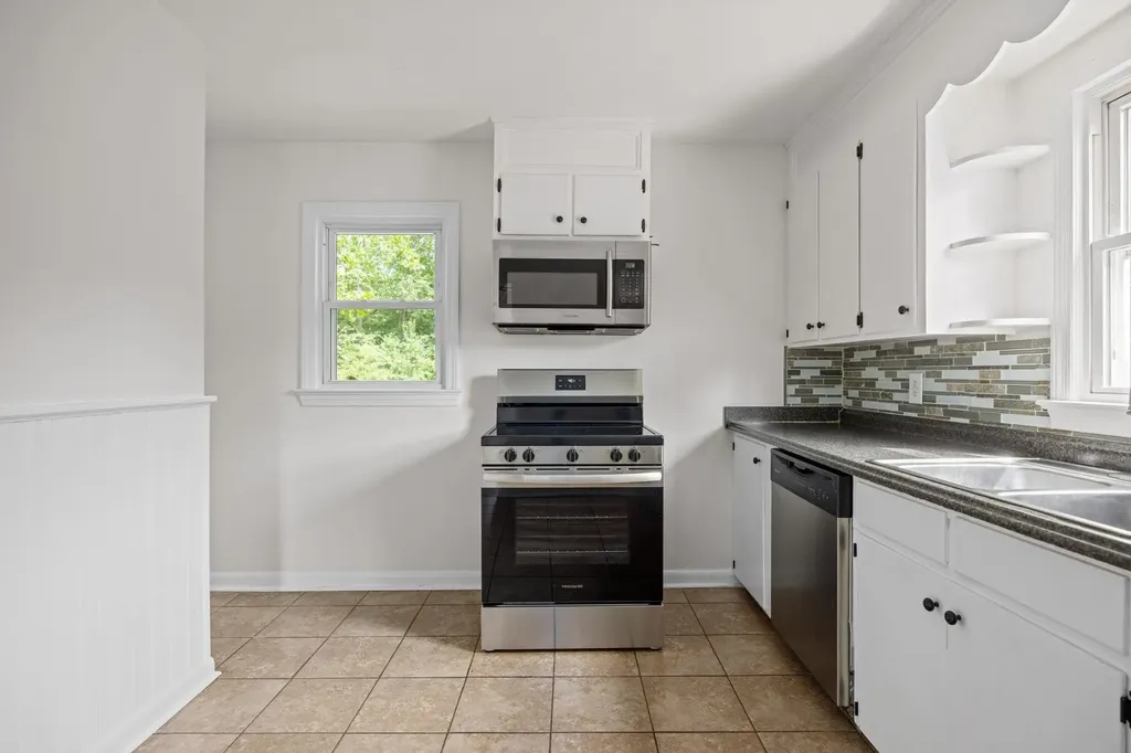 111 Church Street Broadway VA 22815