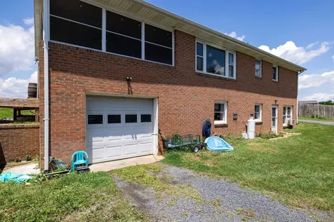 5226 Dogwood Drive Mt Jackson VA 22842