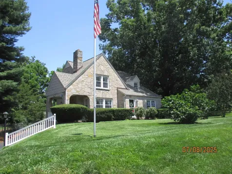 835 Rosser Avenue Waynesboro VA 22980