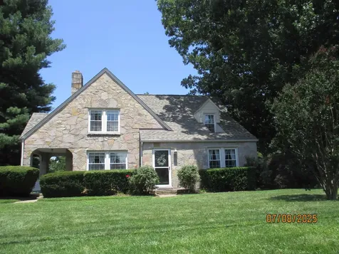 835 Rosser Avenue Waynesboro VA 22980