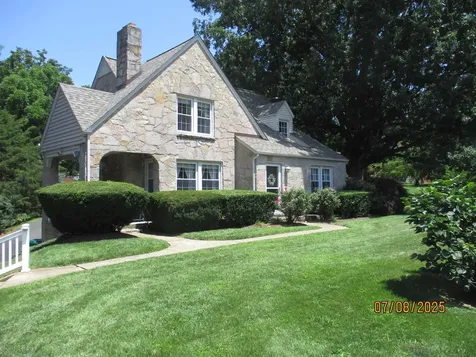 835 Rosser Avenue Waynesboro VA 22980
