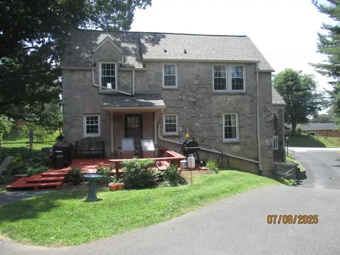 835 Rosser Avenue Waynesboro VA 22980