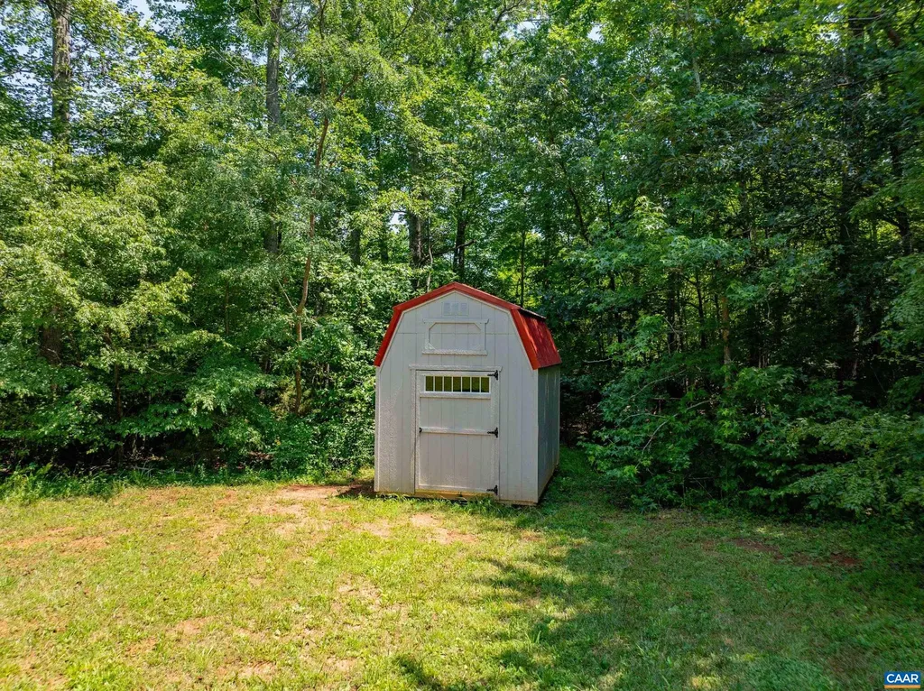 5998 Community House Road Columbia VA 23038