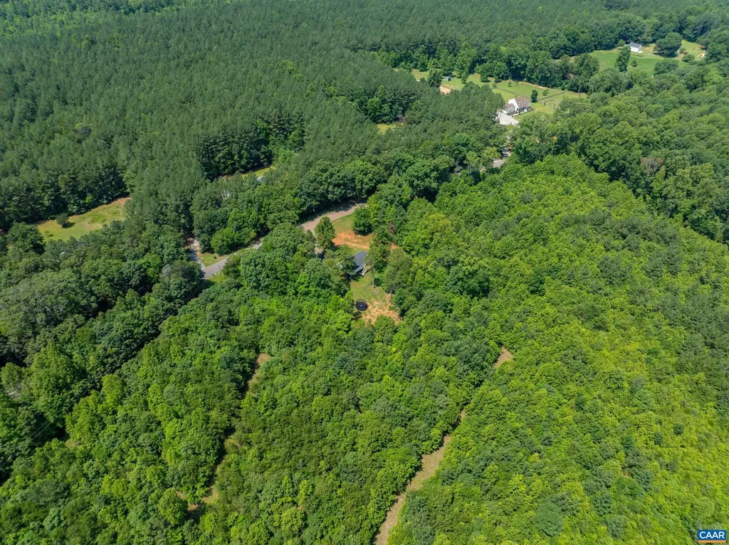 5998 Community House Road Columbia VA 23038